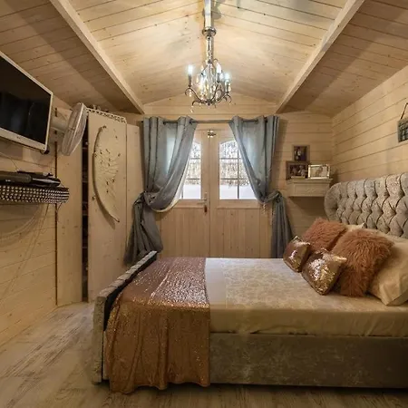 5 Min To The Beach & Hippy Market Villa *