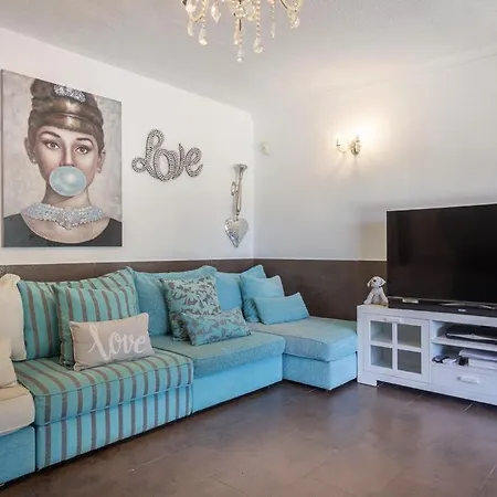 5 Min To The Beach & Hippy Market Villa Santa Eularia des Riu